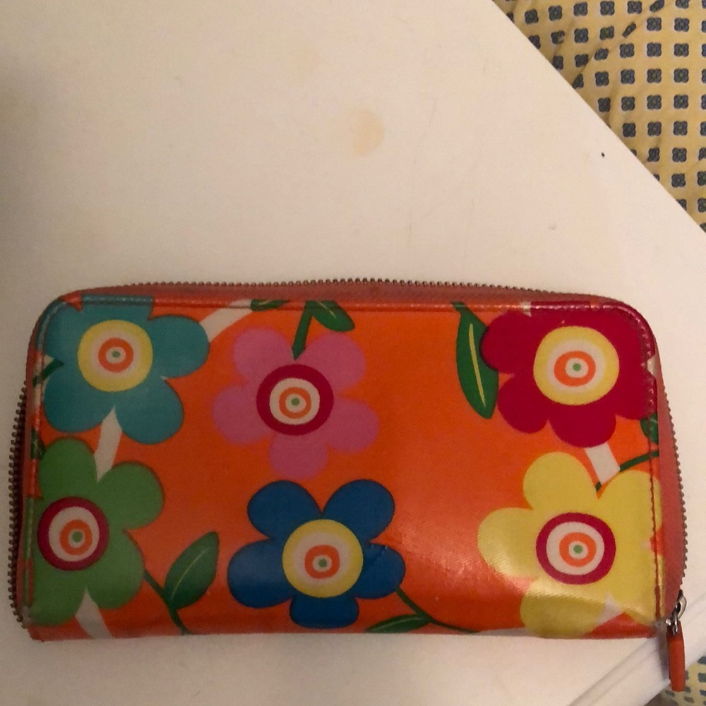 Pylones Wallet